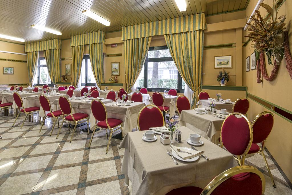 Hotel Falco D'Oro Tole エクステリア 写真