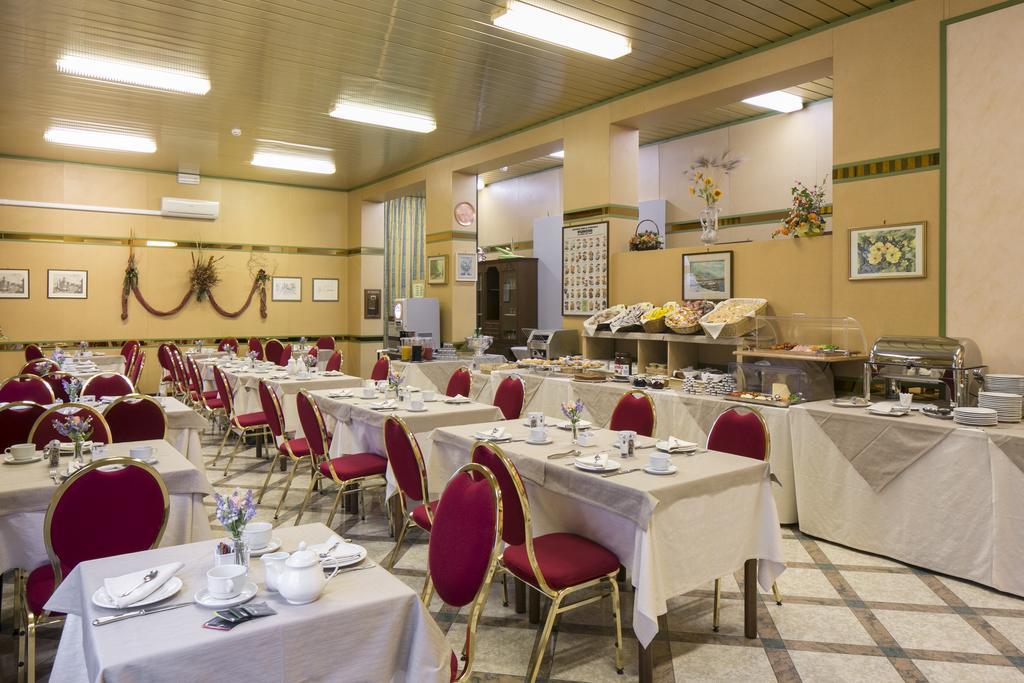Hotel Falco D'Oro Tole エクステリア 写真