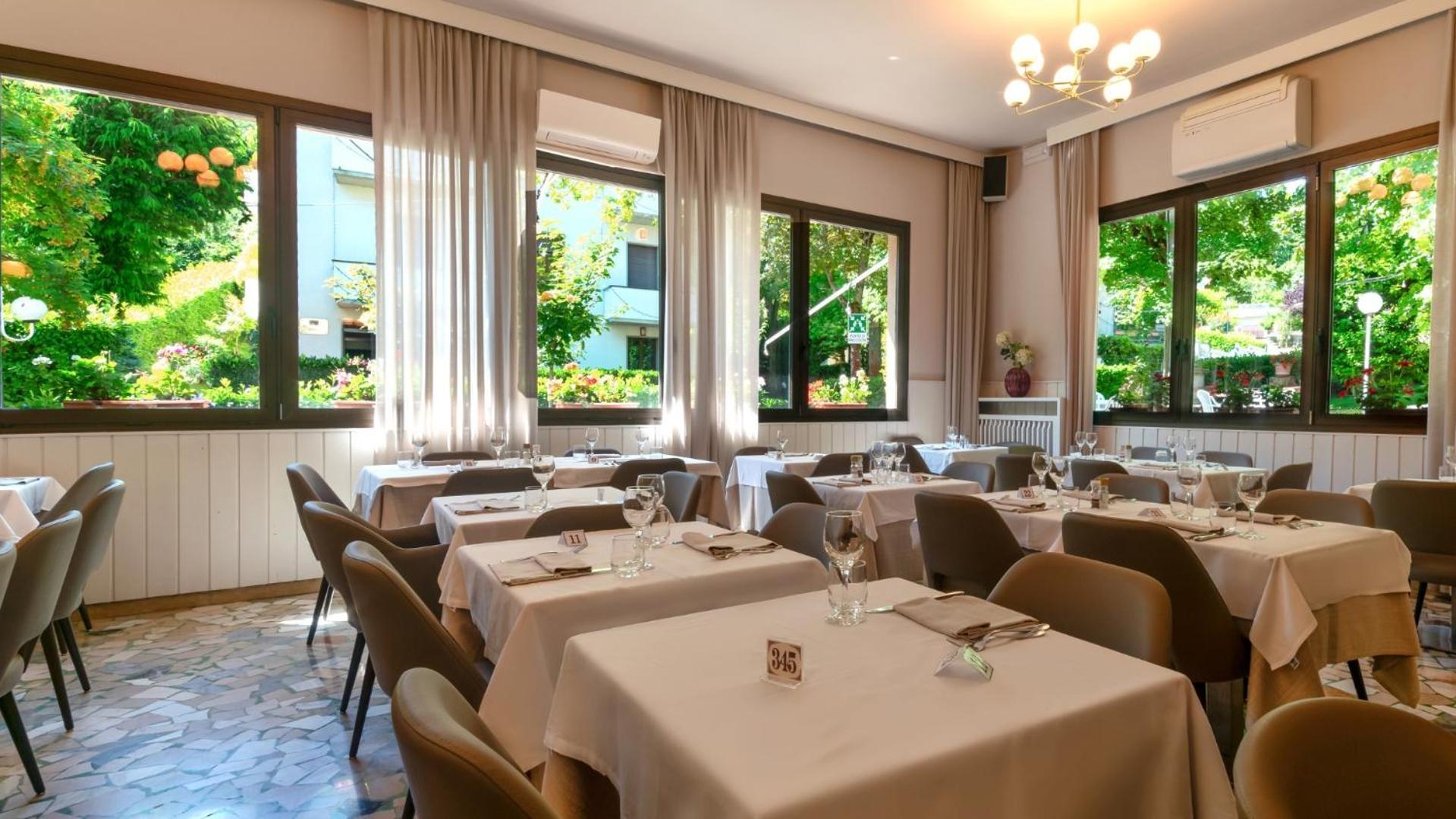 Hotel Falco D'Oro Tole エクステリア 写真