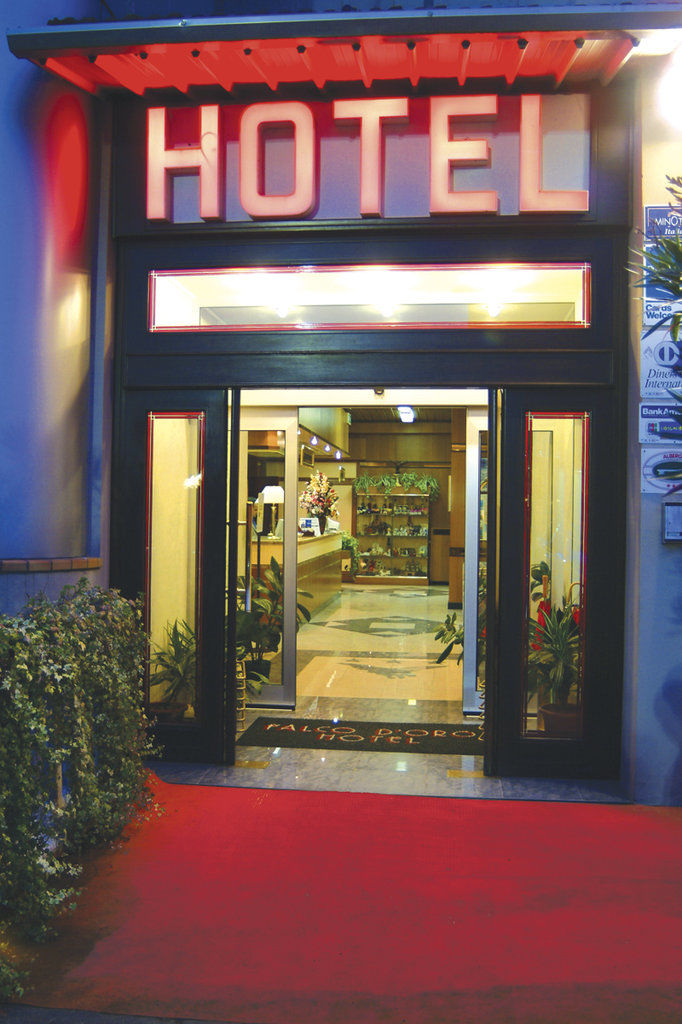 Hotel Falco D'Oro Tole エクステリア 写真